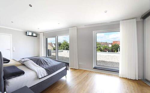 Schlafzimmer 1. OG - 