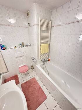 Badezimmer - Badewanne - 