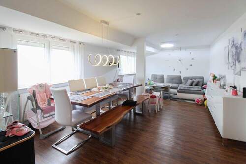 Wohn-Esszimmer - 3 Zimmer Einfamilienhaus zum Kaufen in Stuttgart