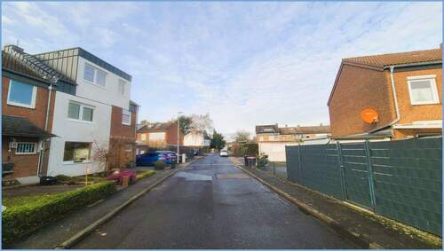 Blick in die Straße - 4 Zimmer Reihenmittelhaus in Pulheim