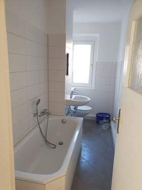 Muster-Bad - Etagenwohnung mit 48,30 m&sup2; in Gera zur Miete