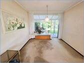 Essbereich mit Zugang zur Terrasse - 