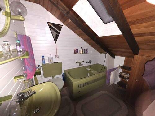 Badezimmer mit Wanne DG - 