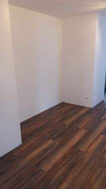 Flur mit grosser Niesche - 