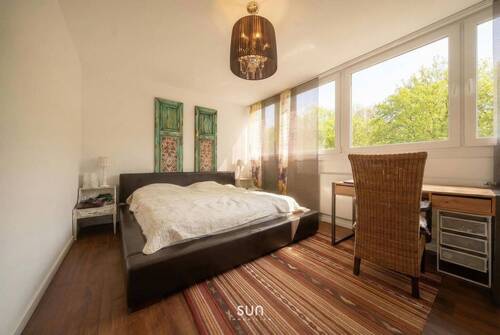 LICHTDURCHFLUTETES SCHLAFZIMMER - LOGGIA, LICHT & POOL - Stilvolles Zuhause hoch über Kronberg