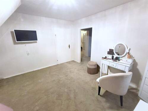 ein Zimmer DG - 
