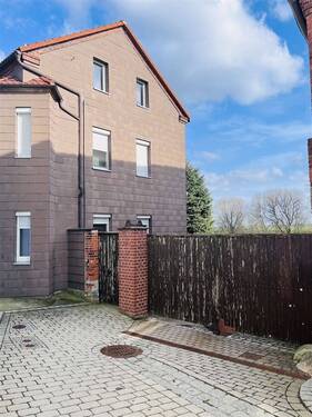 Zufahrt von der Straße - 