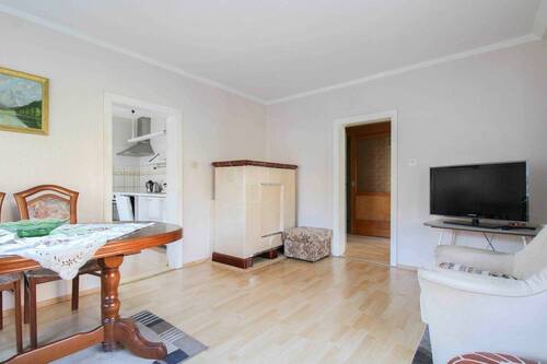 Wohnzimmer 1. OG Ansicht 02 - 