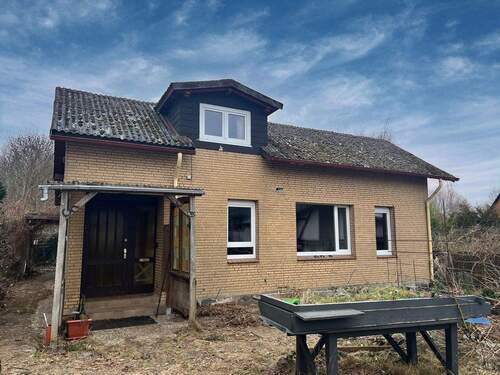 Ansicht - Sanierungsbedürftiges EFH + großes Grdst