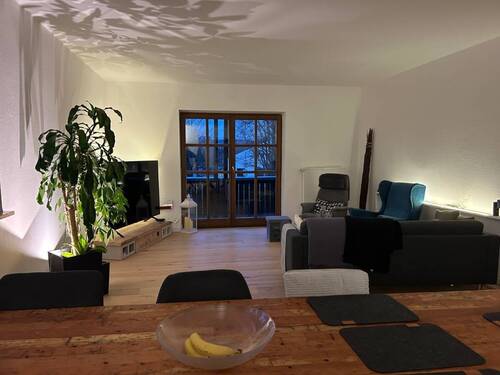 Wohnzimmer 2 - 3 Zimmer Etagenwohnung in Oberhaching