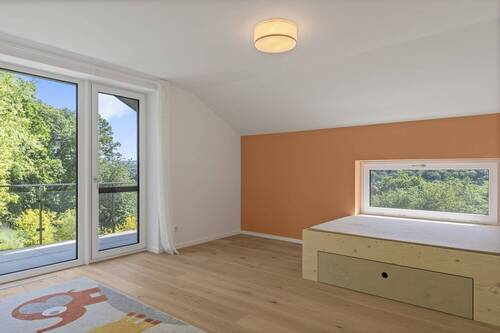 OG Kinderzimmer mit Balkon - 