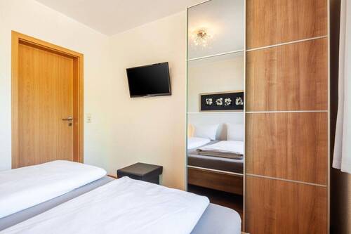 1. Schlafzimmer - 