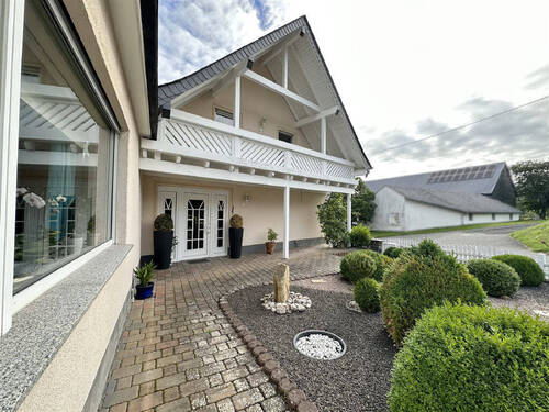 Außenansicht - 7 Zimmer Einfamilienhaus zum Kaufen in Utzenhain