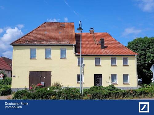 Straßenansicht - Packen Sie es an! *Preis VB* - 59.000,00 EUR Kaufpreis, ca.  122,00 m² Wohnfläche