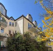 Absolute Rarität in Isarnähe: Stilvolle 3-Zimmer-Wohnung mit 3 Balkonen & 2 Stellplätzen - München / Au-Haidhausen