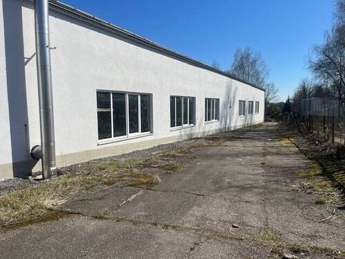 Bild Rückseite - Halle zum Kaufen in Lichtenau