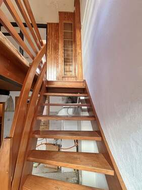 Treppe ins 1. OG - 