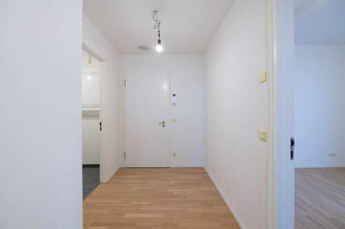 Flur - 2 Zimmer Etagenwohnung in Berlin