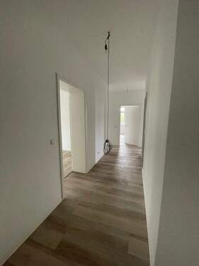 Flur - 4 Zimmer Etagenwohnung zur Miete in Magdeburg