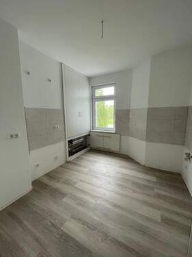 Küche mit Einbauschrank - 