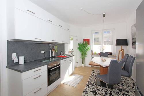 Bild... - Ideal für Business-WG, Expatriates! Möblierte 2,5-Zi-Whg in München-Freimann