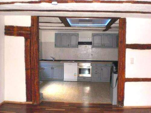 Wohnbereich zur Küche - Etagenwohnung mit 95,00 m&sup2; in Frickenhausen a.Main zur Miete