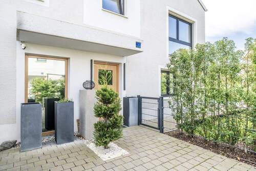 Hauseingang Nordseite - 5 Zimmer Reihenendhaus zum Kaufen in Schondorf am Ammersee