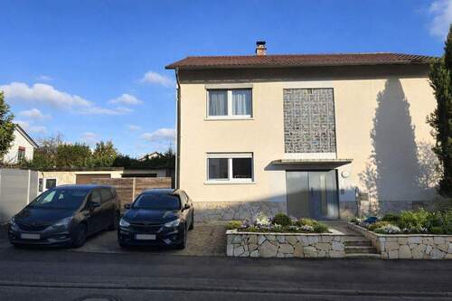 Ansicht - Sonnige 4-Zimmer-Familienwohnung am Feldrand - 2023 top renoviert + DG-Ausbaureserve