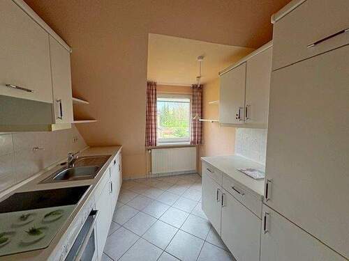 Küche mit Einbauküche - 