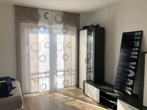 OG Zimmer 2 - Immobilien Baumeister Neuburg.JPG - 