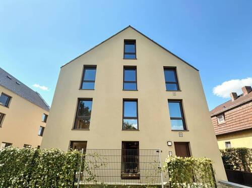 Hausansicht - 6 Zimmer Doppelhaushälfte zum Kaufen in Berlin