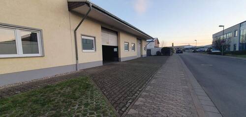 Halle /Lager Gesamtansicht - 