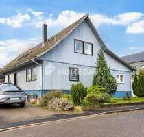 Ihr neues Zuhause für die Familie: Großzügiges Haus mit Garten, Garagen und Gestaltungsspielraum - Kappel-Grafenhausen