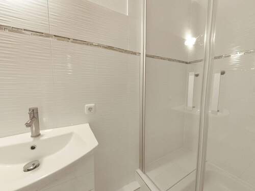 Badezimmer - Etagenwohnung mit 52,00 m&sup2; in Stade zum Kaufen