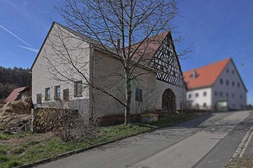 Ansicht - 9 Zimmer Einfamilienhaus zum Kaufen in Etzelwang