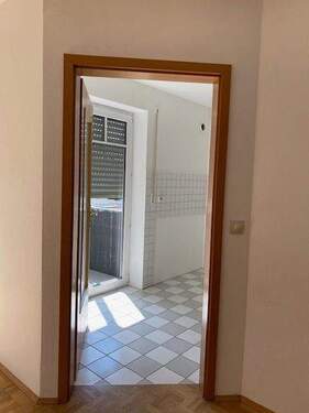 Eingang zur Küche - Etagenwohnung mit 115,00 m&sup2; in Rosenheim zur Miete