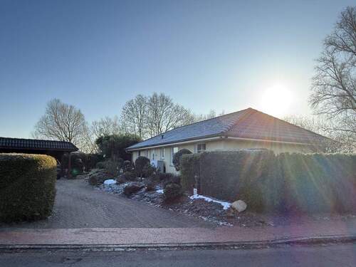 Straßenansicht - 4 Zimmer Bungalow in Seester