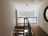 OG Treppenhaus - Immobilien Baumeister Neuburg.JPG - 