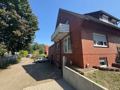 Parkplätze - 1 Zimmer Mehrfamilienhaus, Wohnhaus in Harsefeld