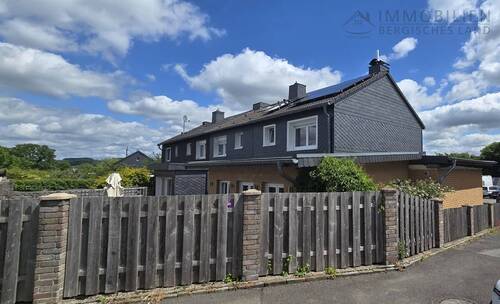Seitenansicht - 4 Zimmer Reihenendhaus in Hückeswagen