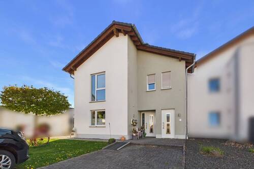 Außenansicht (Eingang Rechts) - 3 Zimmer Etagenwohnung zum Kaufen in Schweich