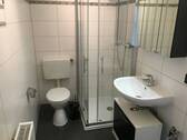 Bad mit Dusche - 