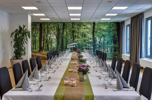 Tagungsraum Eingedeckt I - 