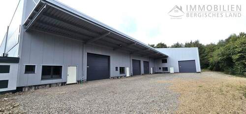 Halle - NEUBAU - GUT AUSGESTATTE LAGER-PRODUKTIONSHALLE