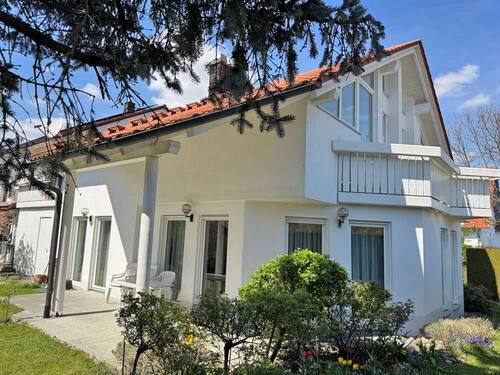 Südostansicht - Elegantes, gepflegtes Einfamilienhaus in ruhiger Lage