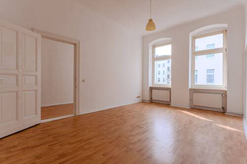 1.jpg - Bezugsfreie Altbauwohnung in unmittelbarer Nähe zur Gerichtstraße.