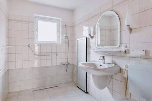 Badezimmer - Einfamilienhaus mit 117,00 m² in Adendorf zum Kaufen