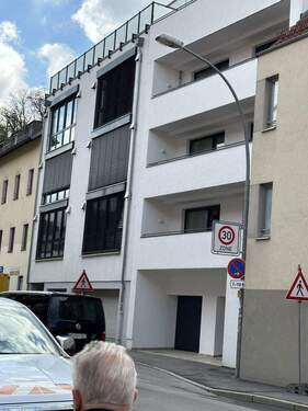 Außenansicht der Wohnanlage - 2 Zimmer Etagenwohnung zur Miete in Landshut