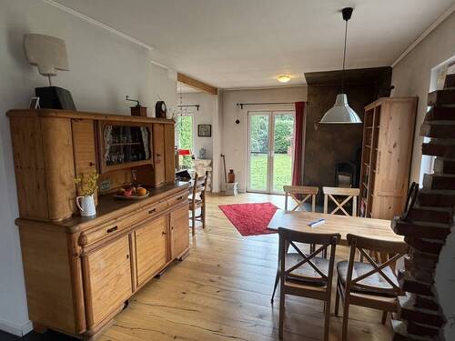 Esszimmer mit Blick ins Grüne - 