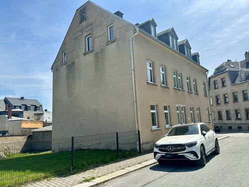 Hausansicht - 1 Zimmer Mehrfamilienhaus, Wohnhaus zum Kaufen in Geyer